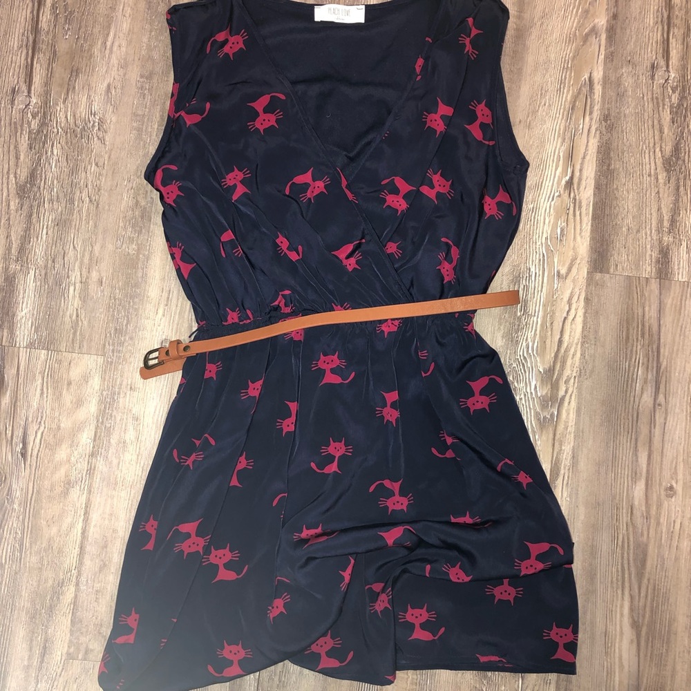 Peach Love California Cat Dress Size Medium NWOT